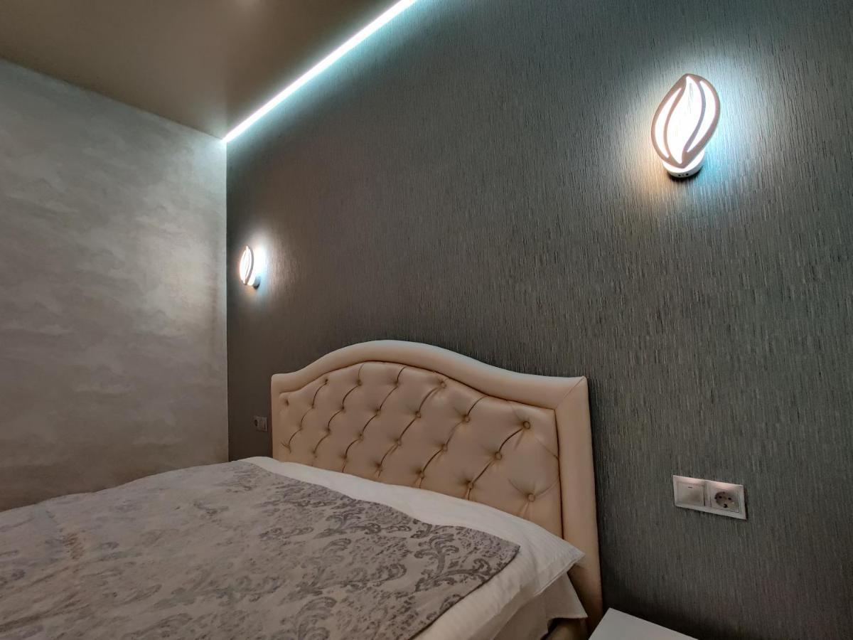 Yarovytsya Vip In The Center Apartamento Lutsʼk Exterior foto