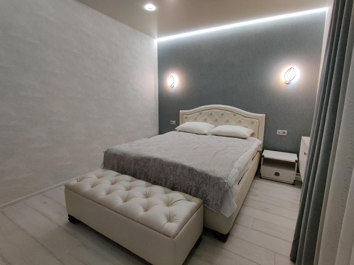 Yarovytsya Vip In The Center Apartamento Lutsʼk Exterior foto